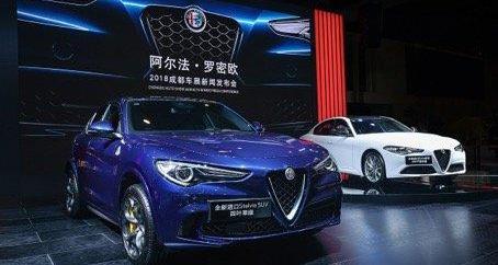 阿尔法·罗密欧,Giulia,世纪,大运,优越