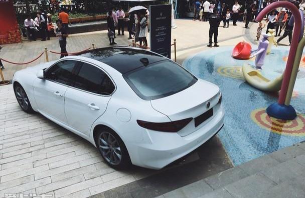 阿尔法·罗密欧,Giulia,小跑车,777