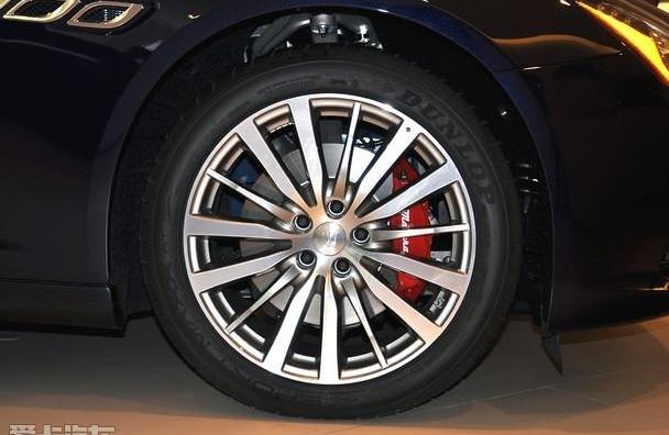 玛莎拉蒂,Quattroporte,Levante