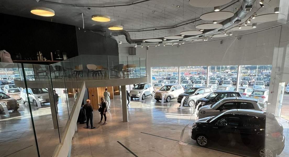 零跑汽车,特斯拉,小鹏,比亚迪,理想汽车