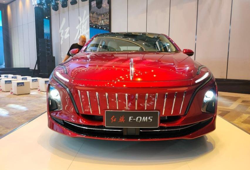 红旗,红旗E-QM5,奥迪A6L,奥迪,奥迪A6
