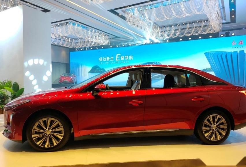 红旗,红旗E-QM5,奥迪A6L,奥迪,奥迪A6