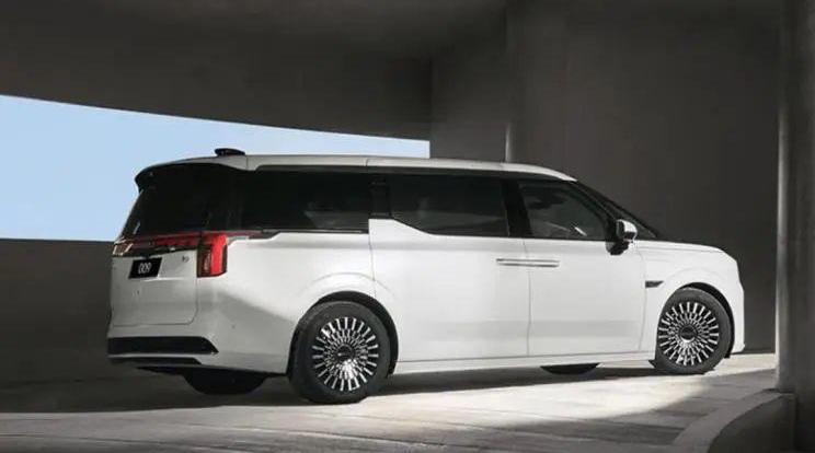 极氪,埃尔法,雷克萨斯,雷克萨斯LM