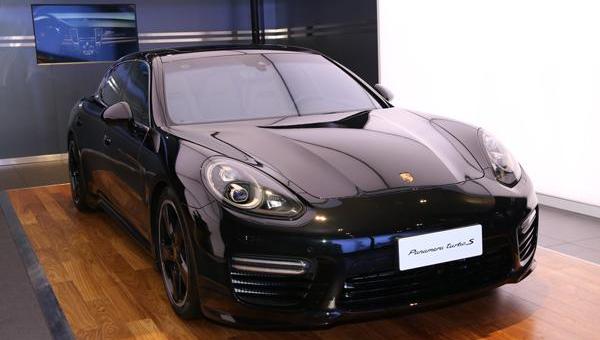 保时捷,Panamera