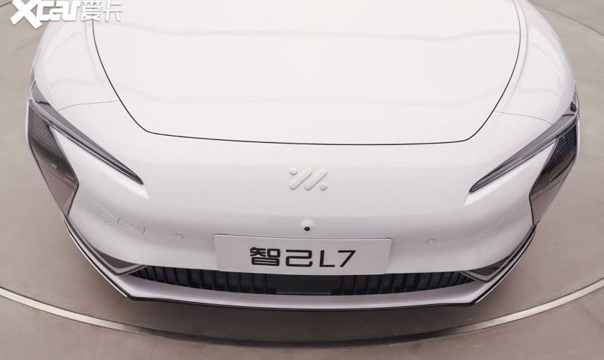 智己L7,智己汽车,奔驰,保时捷,Taycan