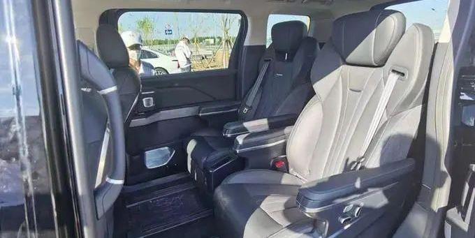 红旗,雷克萨斯,雷克萨斯LM,现代