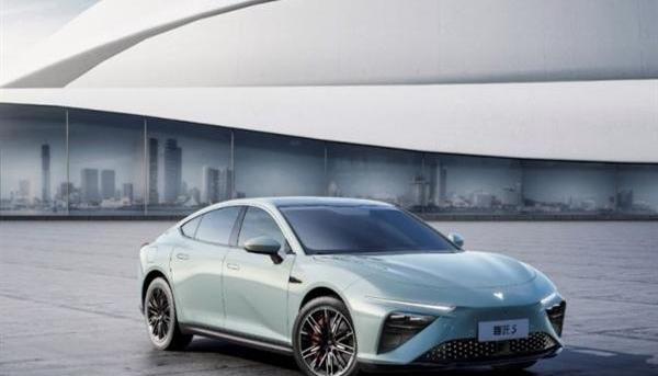 哪吒S,哪吒汽车,保时捷,零跑C01,蔚来