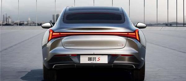 哪吒S,哪吒汽车,保时捷,零跑C01,蔚来