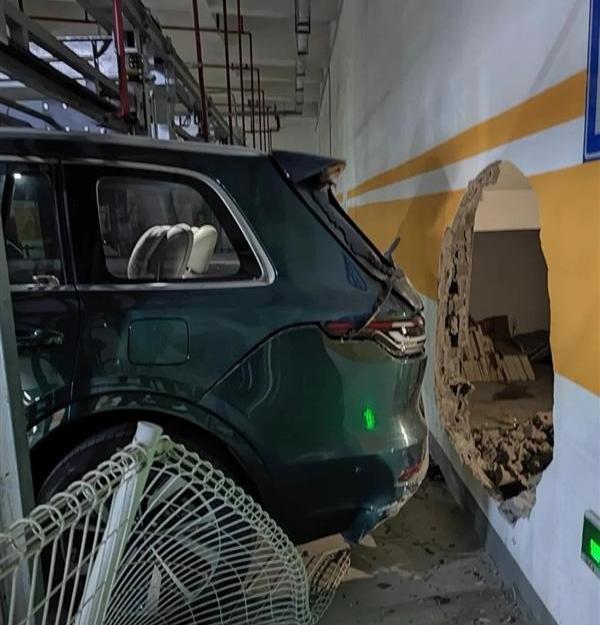 理想ONE,特斯拉,蔚来,理想汽车,Model 3