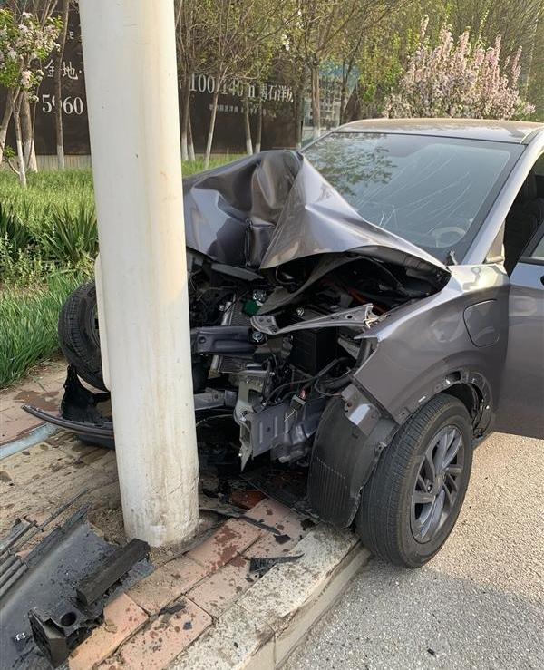 哪吒V,哪吒汽车