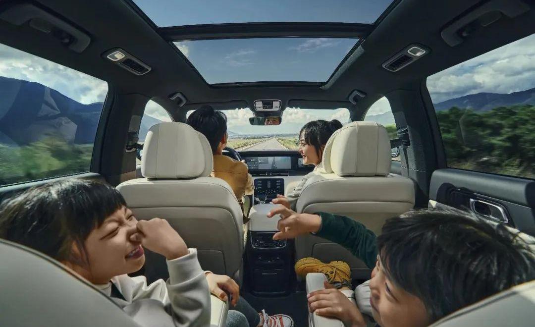 理想汽车,理想ONE,蔚来,小鹏,奥迪