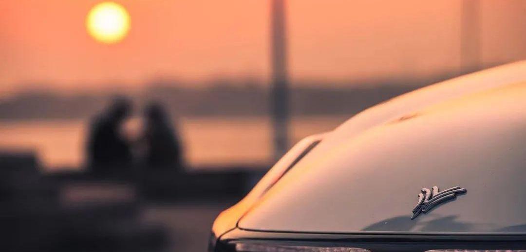 哪吒汽车,蔚来,小鹏,哪吒V,理想汽车