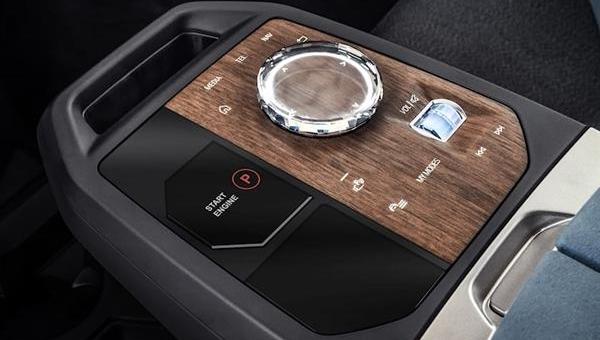 宝马,捷尼赛思,特斯拉