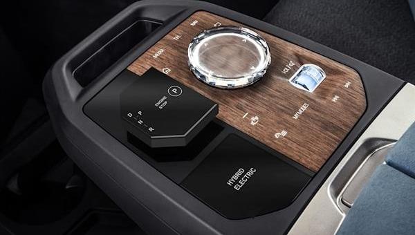 宝马,捷尼赛思,特斯拉