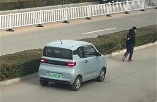 MINI,特斯拉