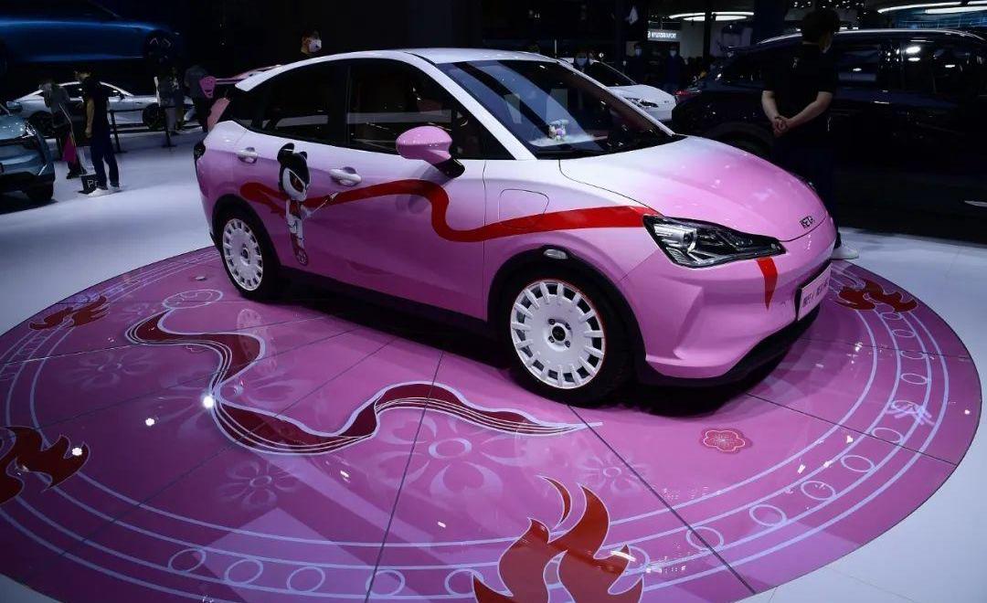 哪吒汽车,蔚来,小鹏,特斯拉,宝马