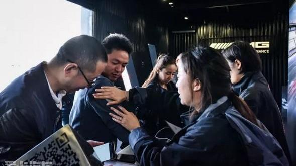 奔驰,飞驰