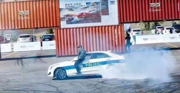 凯迪拉克,飞驰