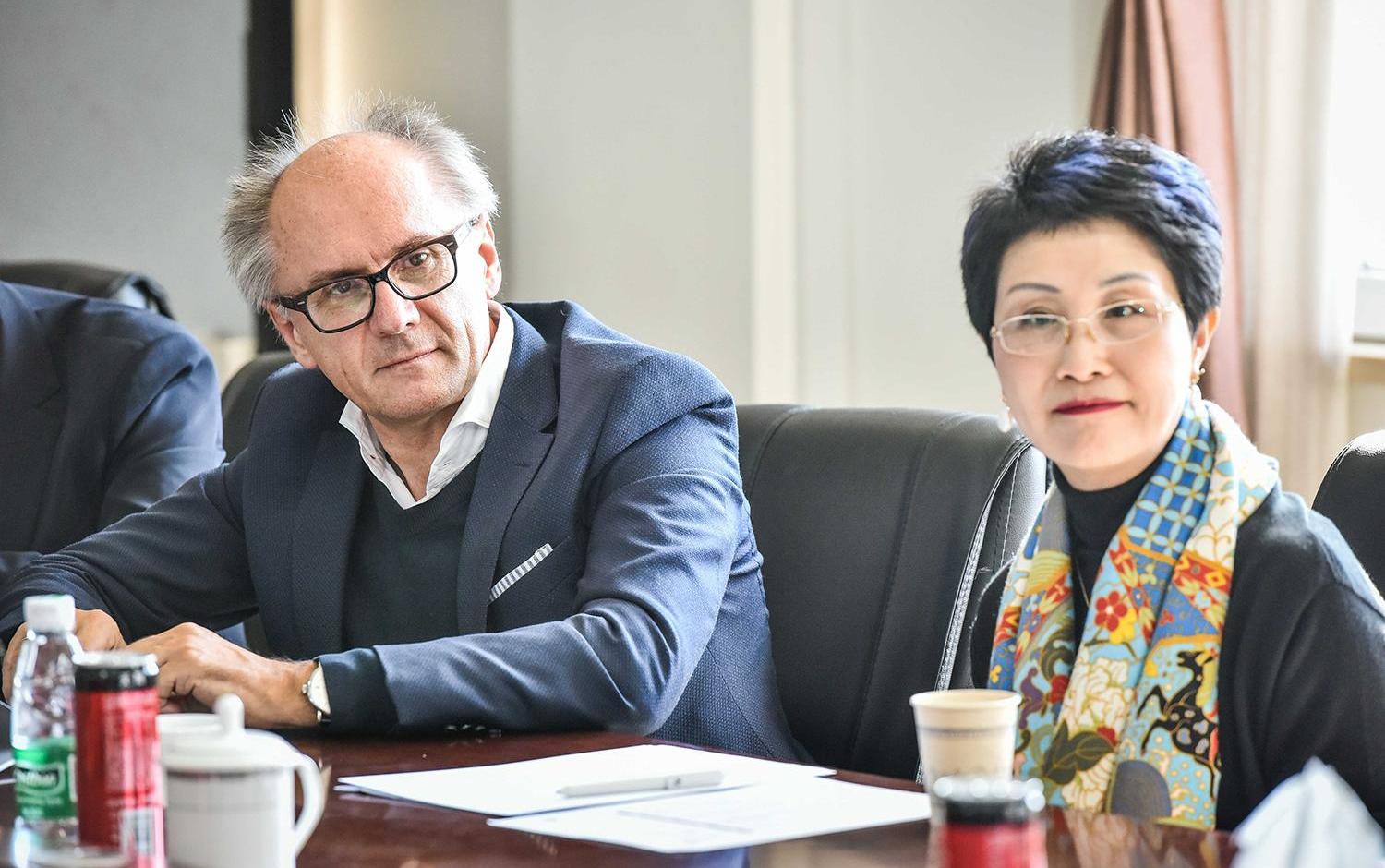 宝马,777,发现,东南,汉