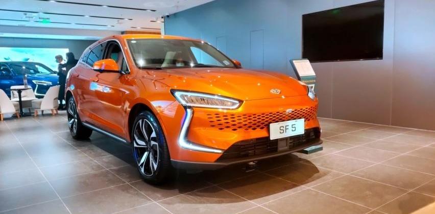 赛力斯SF5,理想ONE,理想汽车