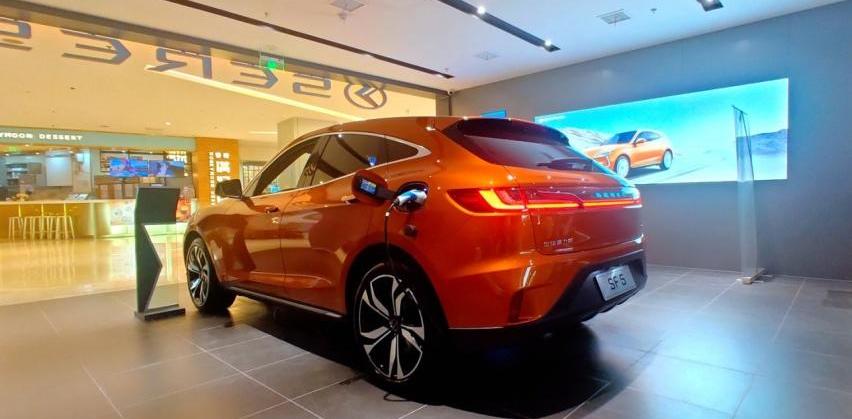 赛力斯SF5,理想ONE,理想汽车