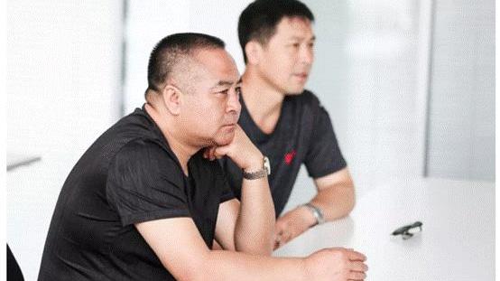 奔驰,勇士