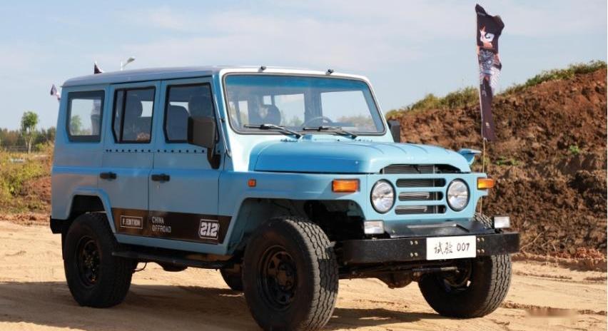 BJ212,坦克,坦克300