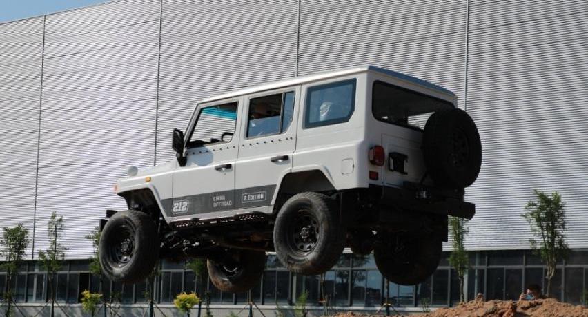 BJ212,坦克,坦克300