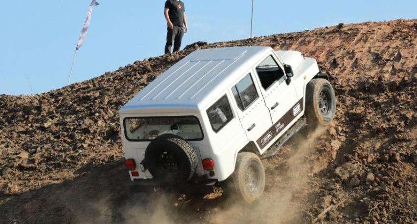 BJ212,坦克,坦克300