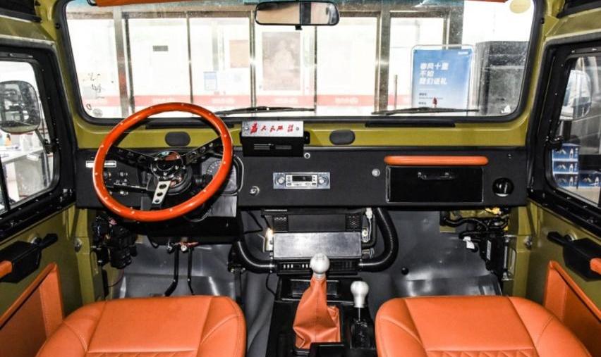 BJ212,坦克,坦克300