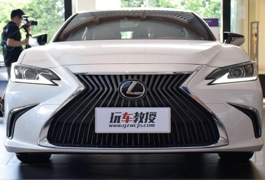 雷克萨斯,雷克萨斯LS,雷克萨斯ES,丰田,奔驰