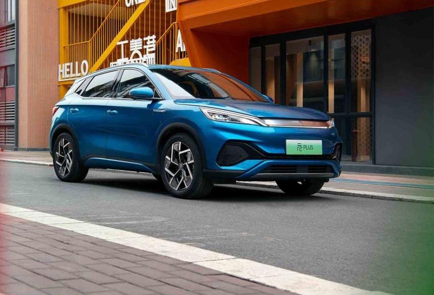 比亚迪,Model Y,理想L8,哪吒V,特斯拉