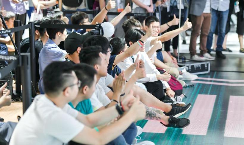 爱驰,合创