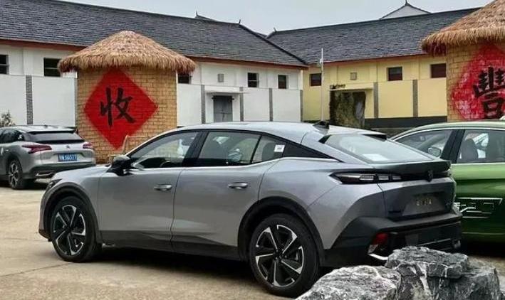 标致,标致408,标致408X,凡尔赛C5 X,东风