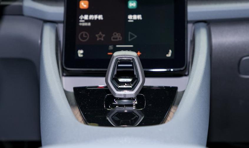 Polestar 2,Polestar极星,特斯拉,沃尔沃