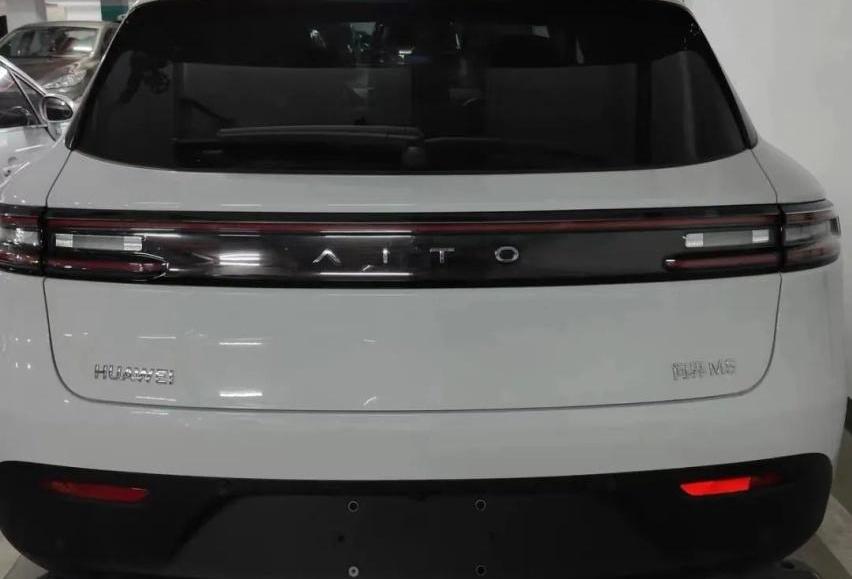 问界M5,AITO,赛力斯SF5,SERES赛力斯,长安