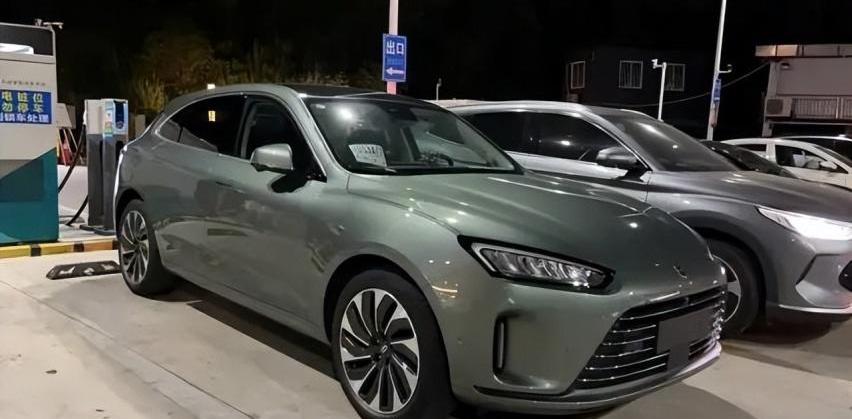 问界M5,AITO,赛力斯SF5,SERES赛力斯,长安