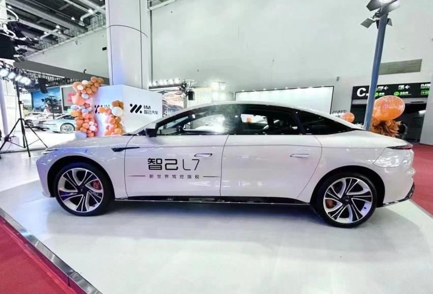 智己L7,大众,高尔夫,炮,特斯拉