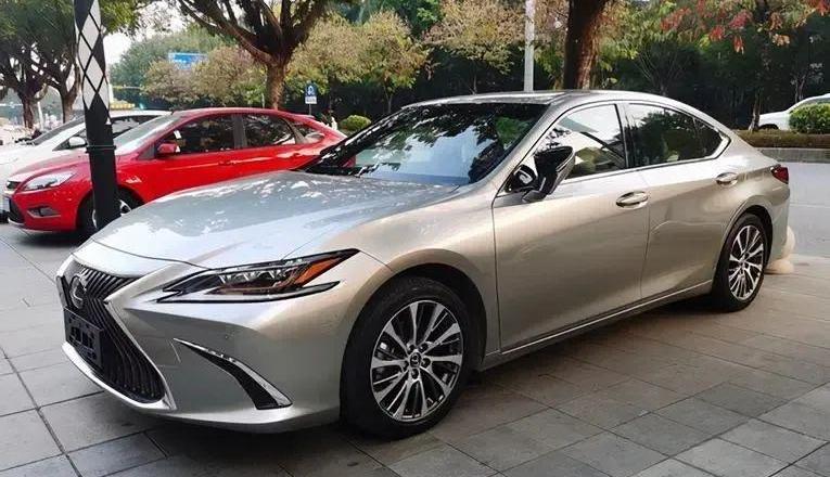 雷克萨斯,丰田,雷克萨斯LM,保时捷,凯迪拉克