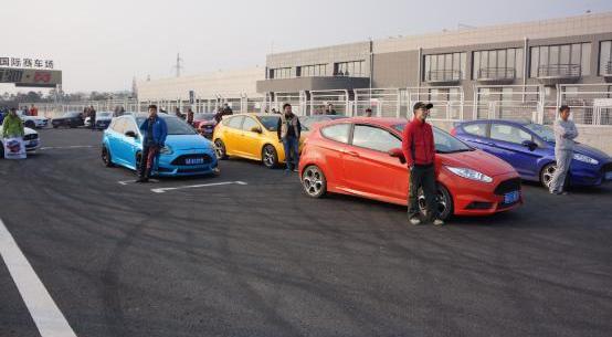 Mustang,福特,福克斯