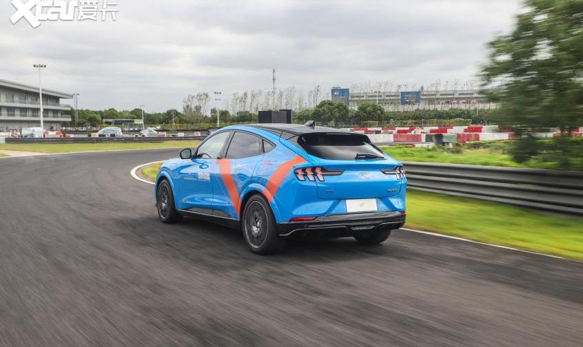 福特,Mustang,法拉利,特斯拉,Model 3