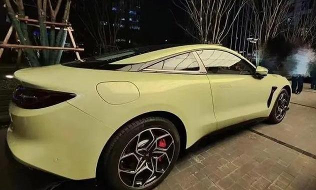 哪吒S,哪吒E,哪吒汽车