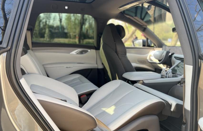 智己LS7,丰田,埃尔法,特斯拉,Model S