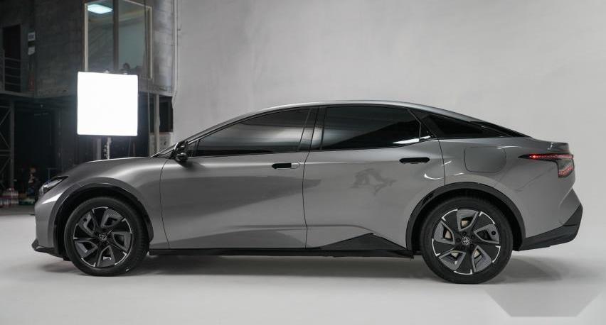丰田,比亚迪,特斯拉,Model 3,海豹