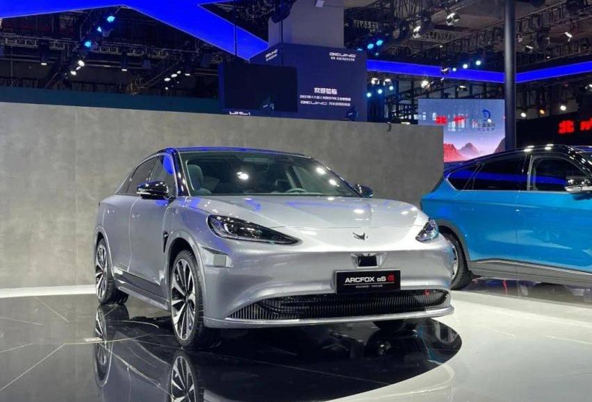 赛力斯SF5,极狐 阿尔法S