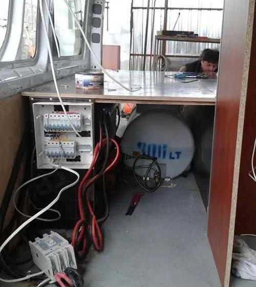 奔驰,金杯,依维柯