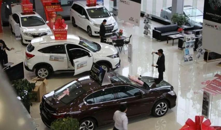 奥迪A6L,奥迪,奥迪A6,奔驰C级,奔驰