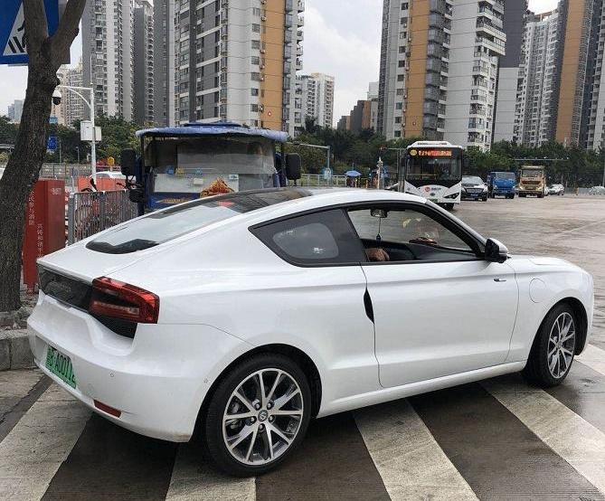 哪吒汽车,特斯拉,蔚来,小鹏,众泰