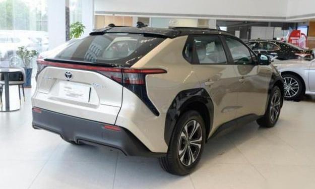丰田,广汽丰田bZ4X,雷克萨斯LX,雷克萨斯,RAV4荣放