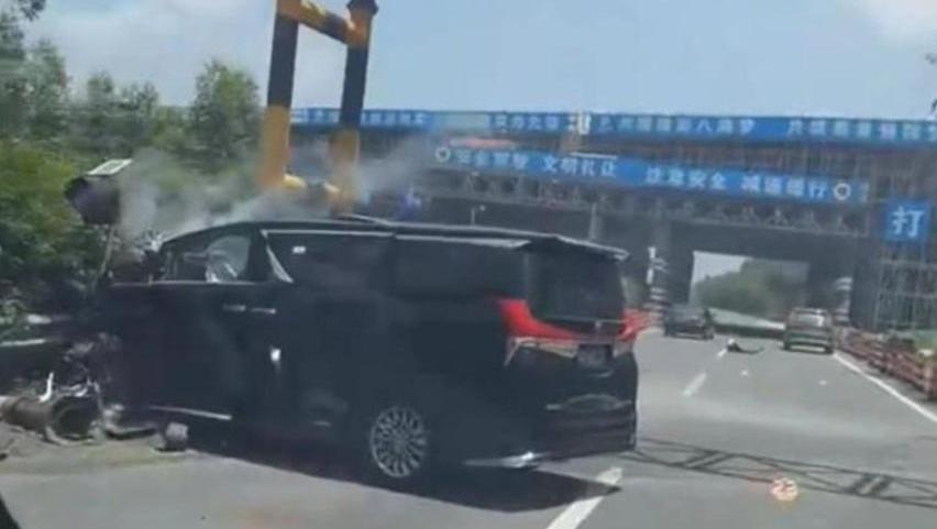 雷克萨斯,雷克萨斯LM,丰田